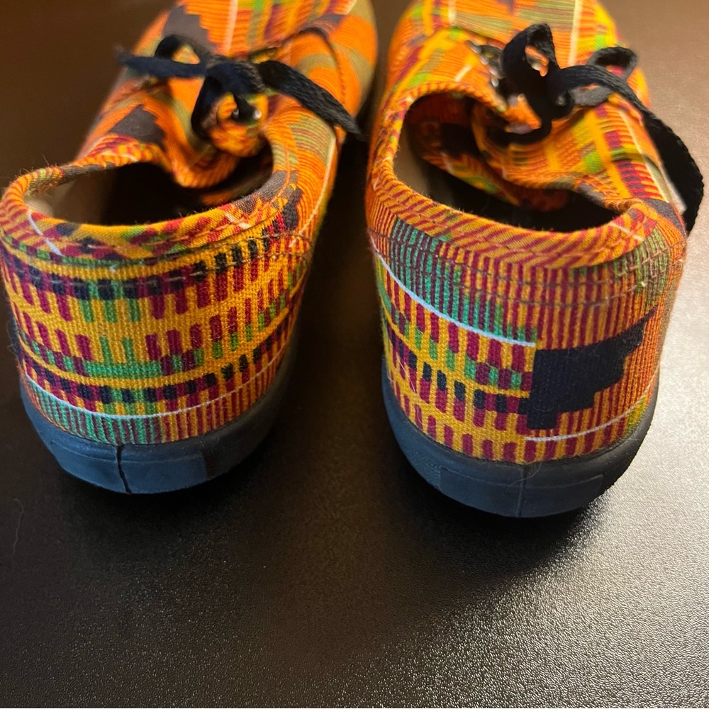 Fun Vintage Sneakers By Basic Edition - image 5